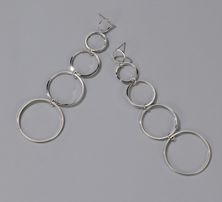 Womens Interlocking Hoop Earrings Lightweight Silver Tone Hoops