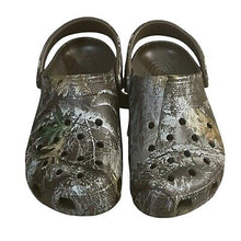 Load image into Gallery viewer, Crocs Mens Classic Realtree Edge Size 13 Clogs Camouflage